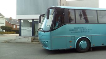 chauffeur  schoolbus 